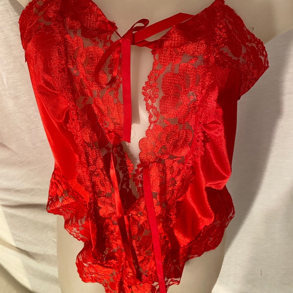 Red Alana Gale Lace Trim Front Romper Size L